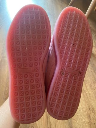 Zapatillas Puma rosas con lazo