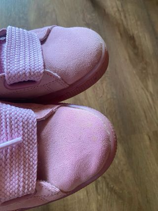 Zapatillas Puma rosas con lazo