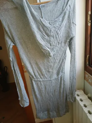 Cardigan lungo con cappuccio grigio