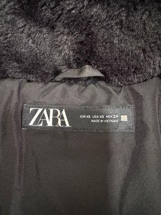 Plumífero/Abrigo Acolchado Negro ZARA Talla XS 