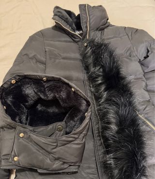 Plumífero/Abrigo Acolchado Negro ZARA Talla XS 