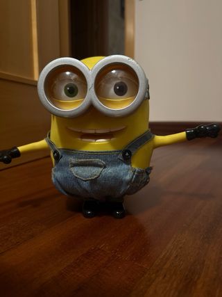 figura de Minion gomo grande interactiva