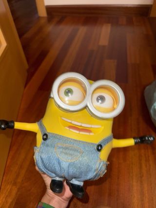 figura de Minion gomo grande interactiva