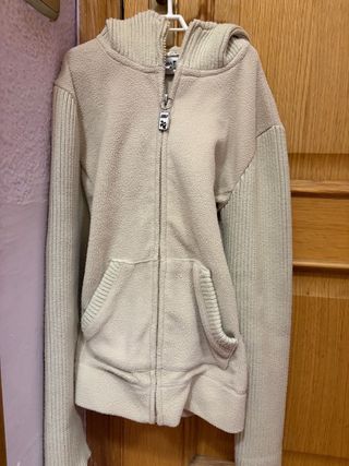 Chaqueta beige vintage con capucha