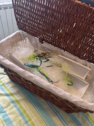 Cesta Mimbre Marrón y Dorada