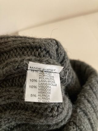 Gorro de lana con pompón