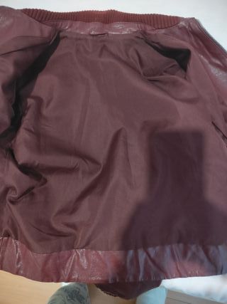 Chaqueta de piel burdeos