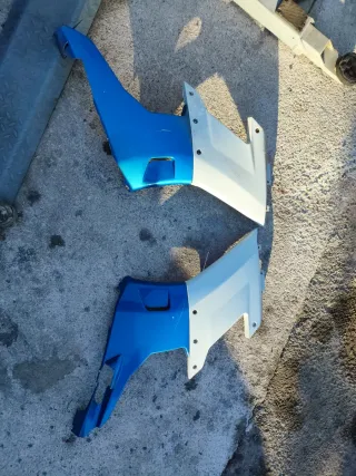 Chapas Derbi GPR Azul y Blanco