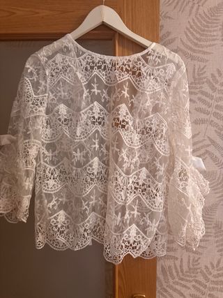 Blusa de encaje blanco