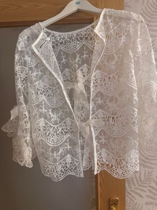 Blusa de encaje blanco
