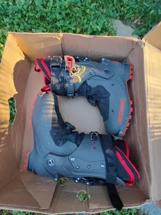 Botas esquí montaña Atomic Backland Pro 24-24.5