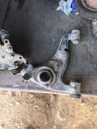 Trapecio delantero Mercedes W201