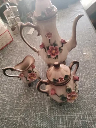 Antiguo juego de té italiano floral
