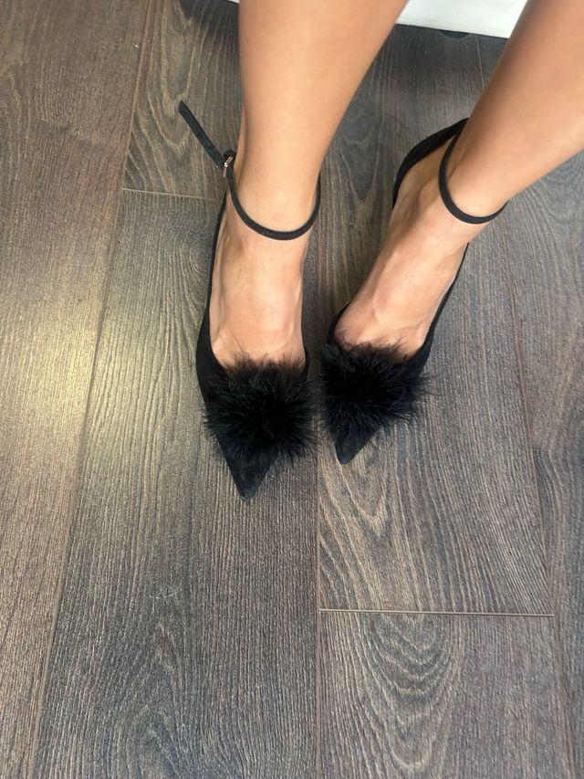 Tacones Zara Negros con Adorno