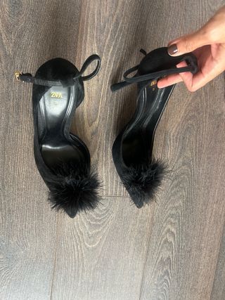 Tacones Zara Negros con Adorno