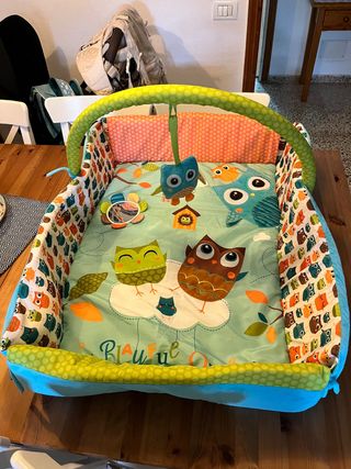 Gimnasio para bebé con peluche