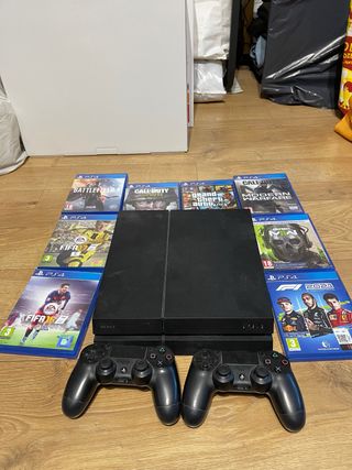 PS4 (PlayStation 4) Negra + 7 Juegos 
