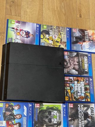 PS4 (PlayStation 4) Negra + 7 Juegos 