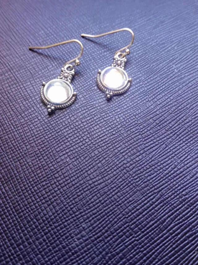 Preciosas pendientes con piedra de luna 