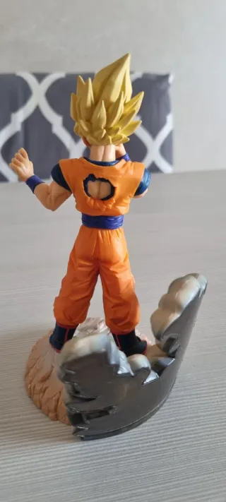 Action Figure Goku Super Saiyan