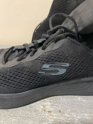 Zapatos Skechers Negros