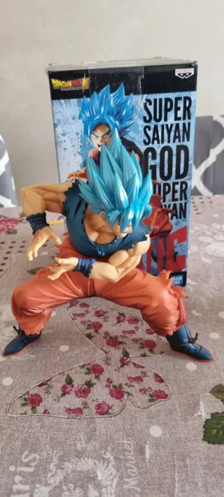 Action Figure Goku Super Saiyan Blue