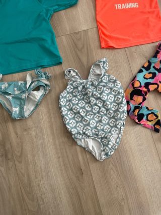 Lote Ropa Piscina/Playa Niña 18-24m