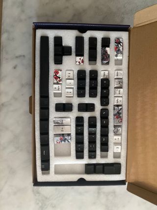 Teclado Razer 75% con teclas custom japonesas