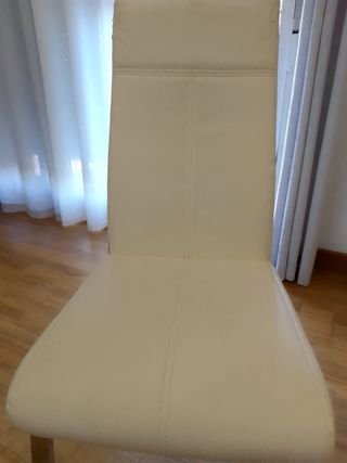 Sillas de salón polipiel blancas
55 euros las 4