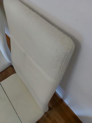 Sillas de salón polipiel blancas
55 euros las 4