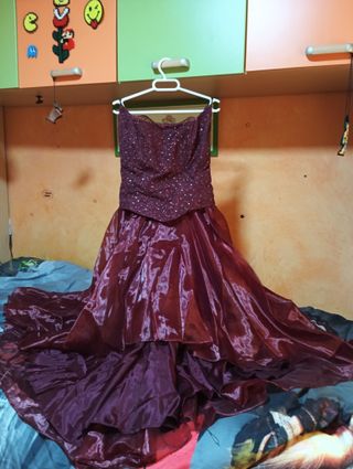 Vestido de fiesta perfecto para madrina de bodas.