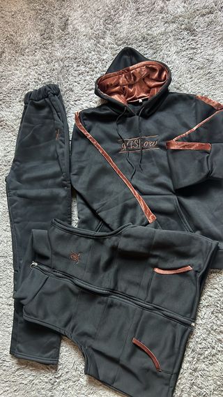 Conjunto deportivo negro y marrón