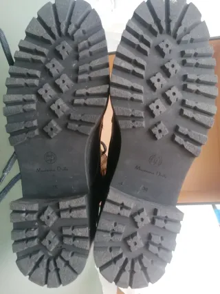 Botines de piel negros. Massimo Dutti T38