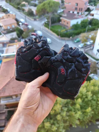 Guantes PRO negros y rojos