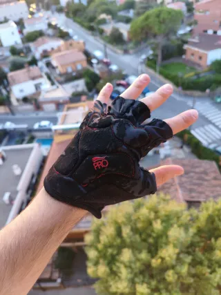 Guantes PRO negros y rojos