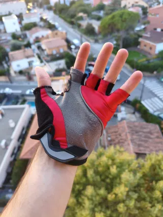 Guantes PRO negros y rojos