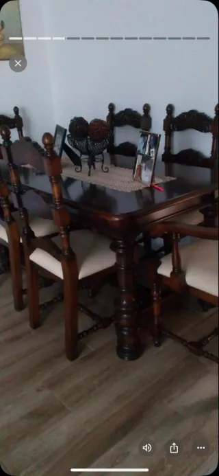 Mesa comedor con 4 sillas y 2 sillones