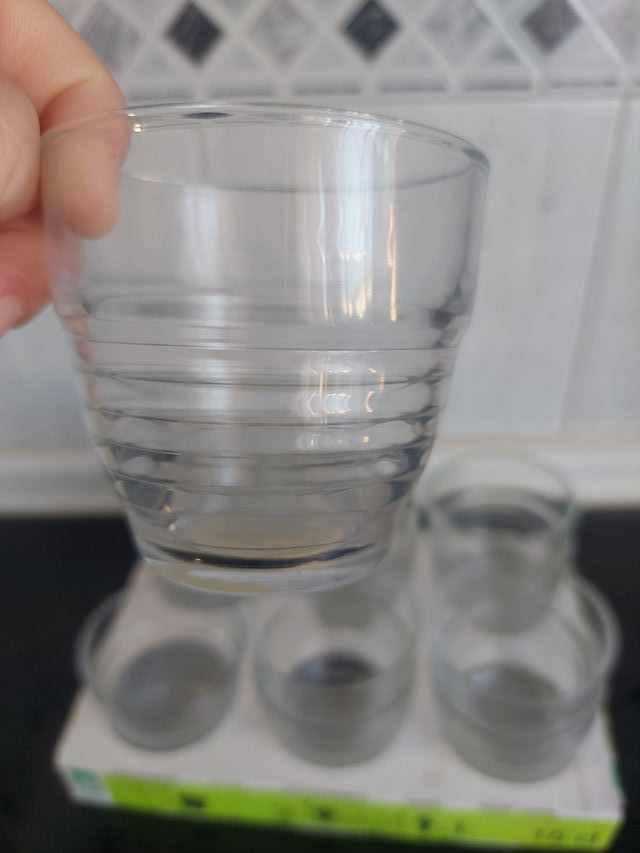 Vasos pequeños Auchan 12 uds 16 cl