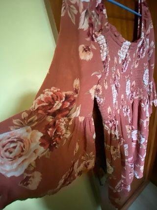 Vestido floral rosa Xhilaration talla M