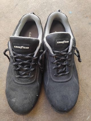 Zapatos de seguridad Goodyear negros y grises