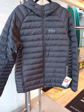 Chaqueta acolchada negra HH con capucha 