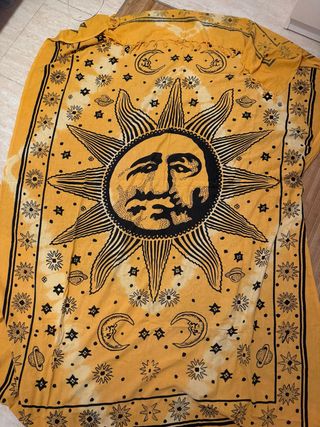 Pareo amarillo playa o decoración con sol y lunas