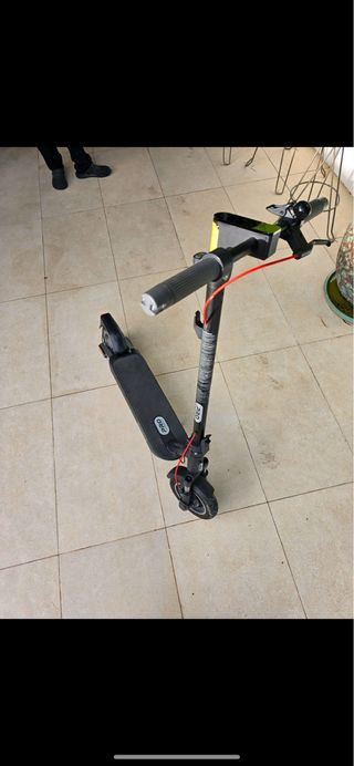 Patinete eléctrico casi nuevo – solo 1 mes