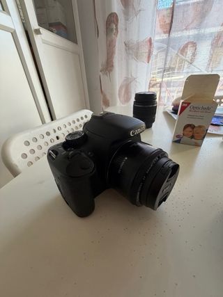 Fotocamera Canon DSLR con accessori