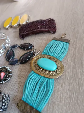 Lote de 9 pulseras variadas 10€