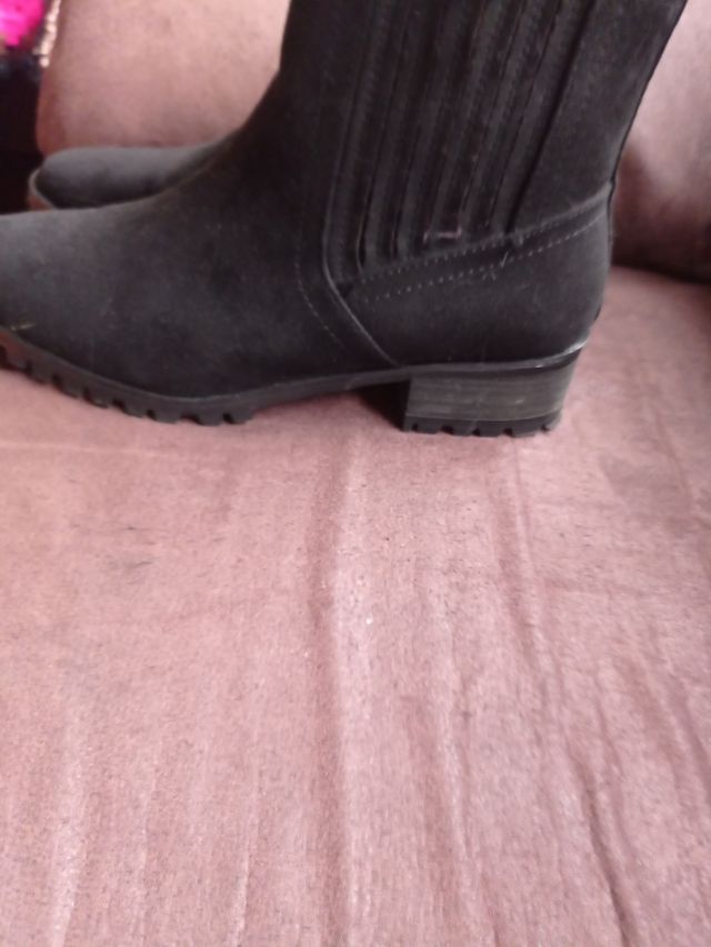 Botines negros suela track