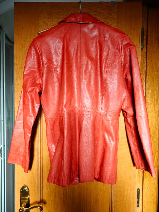 Cazadora de piel mujer Junco roja entallada