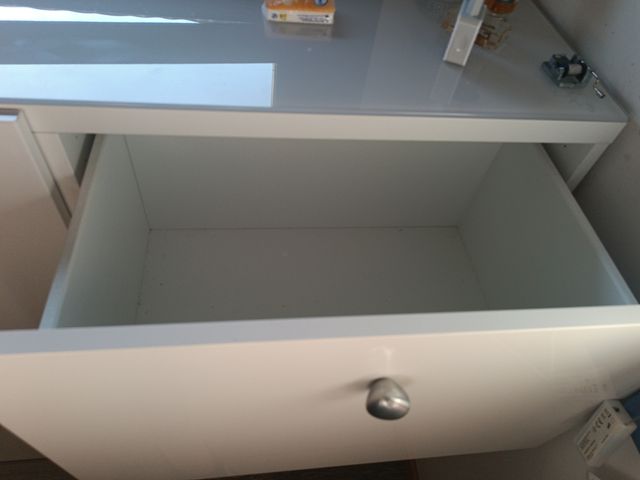 Mueble cajonera Besta Ikea+ columna de almacenaje 