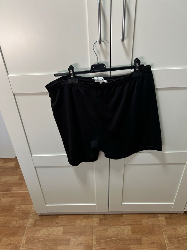 Pantalones cortos Reebok negros