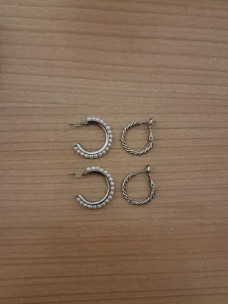 Pendientes aro plateados con perlas